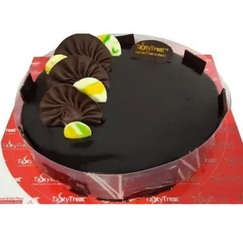 Half kg Chocolate Coated Round Cake