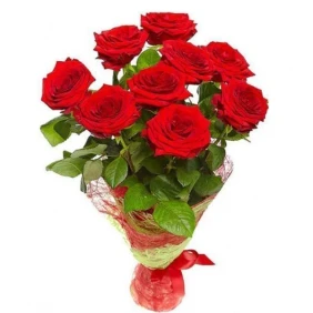 9 pieces red roses in a bouquet