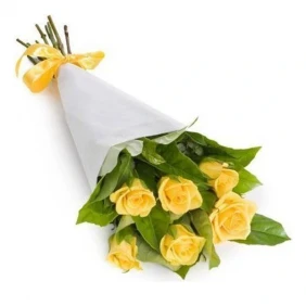 6 pieces yellow roses in bouquet