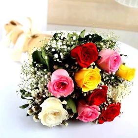 10 pieces multicolor roses in bouquet